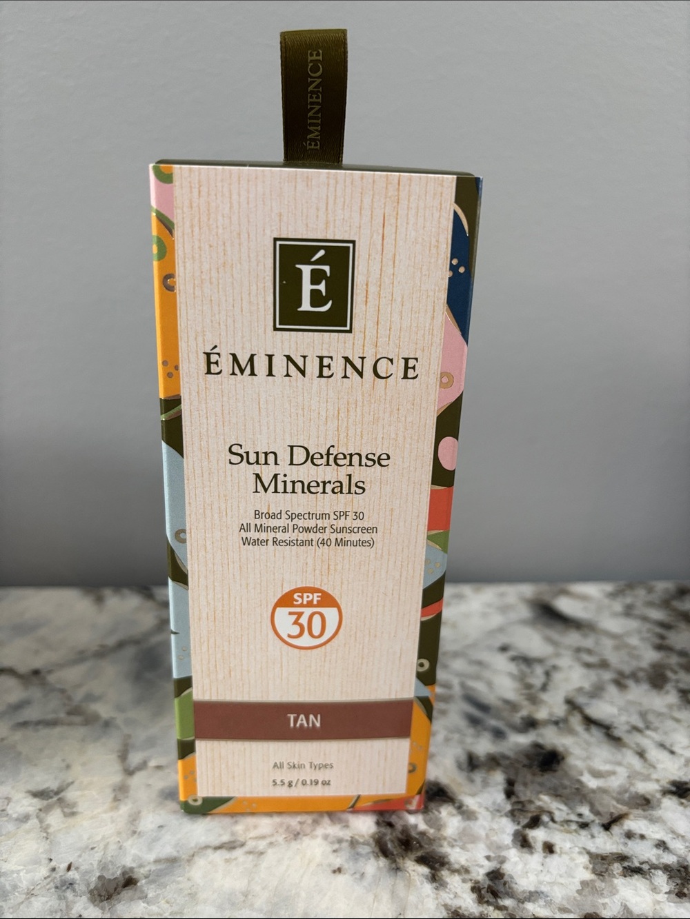 Éminence Sun Defense Minerals SPF 30 - Tan